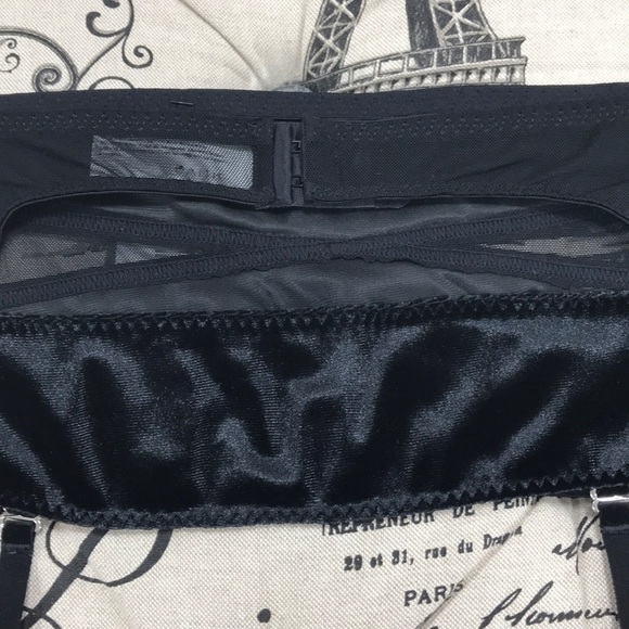 🛍3/$30🛍 Maidenform Super Sexy Lace Garter Belt - Picture 9 of 9